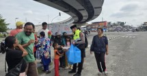 Sambut Nataru Aman, Polantas Menyapa Jumat Barokah Warnai Ops Lilin Lancang Kuning 2025 di Pekanbaru