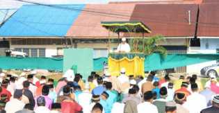 Bupati Jadi Khotib Sholat Ied di Kampung Halamannya