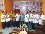 Afrizal Sintong Kembalikan Formulir Pendaftaran Calon Bupati ke DPD PKS