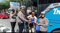 Polantas Menyapa dan Green Policing, Ditlantas Polda Riau Sapa Penumpang Busway di Sukaramai Trade Center