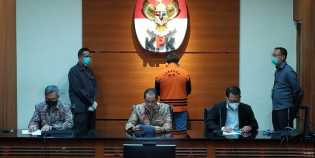 Diduga Suap Mantan Bupati Cirebon Sunjaya, KPK Resmi Tahan Sutikno