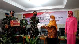 HUT ke-76, Satbrimob Polda Riau Anjangsana ke Panti Asuhan