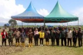 Ketua DPRD Rohil Hadiri Panen Raya Jagung Serentak
