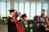 UIR Kukuhkan Prof. Dr. Fathurrahman Sebagai Guru Besar Bioteknologi dan Genetika