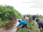 Babinsa Koramil 01/Bangko Taja Gotong Royong Bersama Warga Bagan Punak Meranti