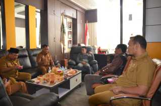 Pimpinan DPRD Rohil Sambut Kunjungan Silaturahmi Sekda Rohil