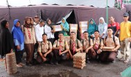 SMAN 16 Pekanbaru Salurkan Bantuan Sembako untuk Korban Banjir di Limbungan