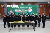 Bidhumas Polda Riau Rayakan Hari Jadi Polwan ke-77 dengan Potong Tumpeng