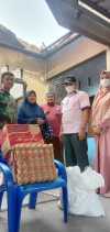 Ketua DPRD Hamdani Jenguk Dan Beri Bantuan Korban Kebakaran di Pahlawan Kerja