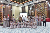OJK Riau Gelar Buka Puasa Bersama, Berikan Santunan Kepada Anak Yatim Melalui Tabungan SimPel BRK Syariah