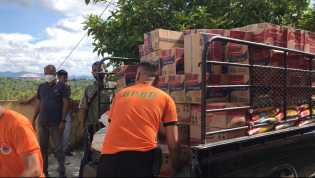 PTPNV Salurkan Bantuan Sembako Korban Banjir Bandang Kampar