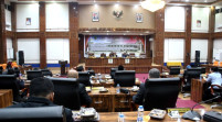 Fraksi Fraksi DPRD Rohil Sampaikan Pandangan Umum tentang Ranperda Perubahan APBD Rohil tahun 2024