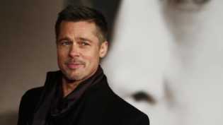Resmi Berstatus Duda, Brad Pitt Disebut Bahagia