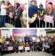 Banggakan Riau, Plt Kadisdik Riau Sambut Pemenang FLS2N SMA/SMK di Bandara SSK II Pekanbaru