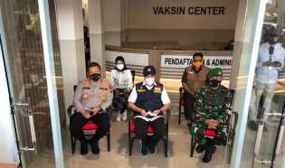 HUT Bhayangkara Ke 75, Polda Riau Gelar Vaksinasi Massal