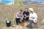 Bersama PT PLN UIP3B Sumatera, Kapolda Riau Ajak Mahasiswa dan Masyarakat Aktif Menanam Pohon