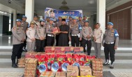 Bidpropam Polda Riau Salurkan Bansos ke Pesantren dan Panti Asuhan