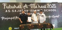 Permudah Layanan Perbankan, BRK Syariah Launching Kartu Digital Santri