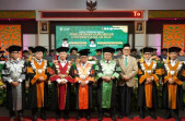 Rektor UIR Kukuhkan Dua Guru Besar