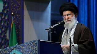 Khamenei Sebut Permusuhan AS-Iran Belum Selesai Meski Trump Berakhir