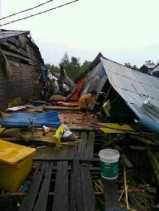 Dihantam Puting Beliung, 67 Rumah di Tanjung Pasir Inhil Alami Kerusakan