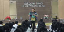 Ratusan Mahasiswa STIFAR Riau Deklarasi Anti Narkoba Usai Mengikuti Kuliah Umum Bersama Kepala BNN Pekanbaru