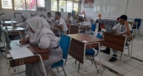 Hari Pertama, 187 Siswa SMAN Plus Provinsi Riau Hadir Ikuti TKA 2025
