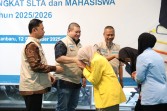 Hari Pelanggan Nasional, PLN UID Riau & Kepri dan YBM PLN Salurkan Beasiswa Cahaya Pintar untuk Dukung Generasi Emas Indonesia