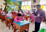 Kabid SD Disdik Pekanbaru Tinjau Pelaksanaan Ujian Sekolah di Beberapa Sekolah
