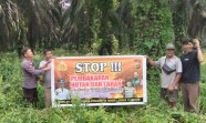 Antisipasi Karhutla, Bhabinkamtibmas Polsek Kandis  Pemeriksa Kesiapan Embung di Lahan Rawan Kebakaran