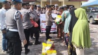 Polsek Kandis Gelar Jumat Berbagi: Wujud Nyata Kepedulian Polri untuk Masyarakat