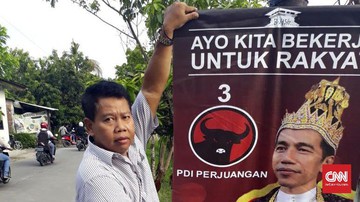 PDIP Klaim Tak Kenal KAMI, Pemasang Poster 'Raja Jokowi'