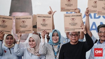 20 Ribu 'Goodybag' Prabowo-Sandi Disebar ke Pasar Tradisional
