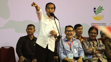 Jokowi Bantah Ada Pengibulan dalam Pembagian Sertifikat