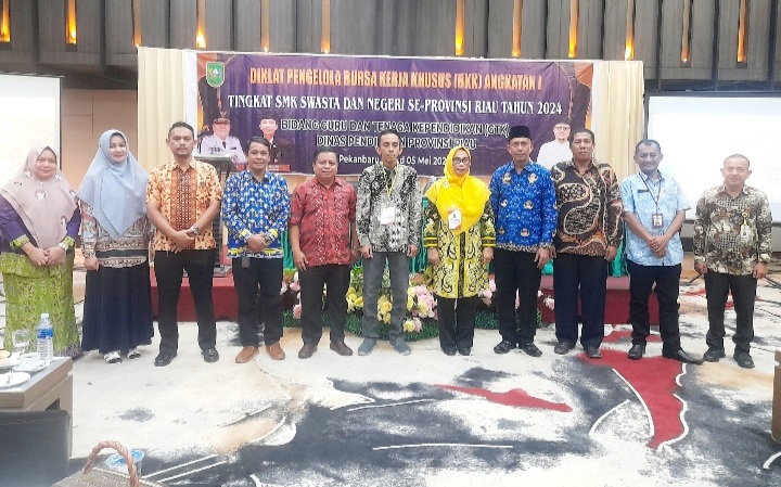 BKK Wadah Penyaluran Alumni ke Dunia Kerja, Disdik Riau Beri Diklat Pengelola BKK