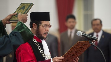 Ucapkan Sumpah, Anwar Usman Resmi Jabat Ketua MK
