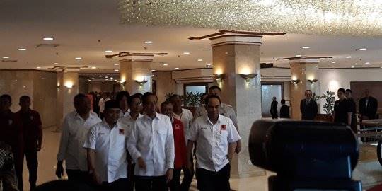 Jokowi Persilakan Publik Demo Kritik Pemerintah Asal Sesuai Aturan