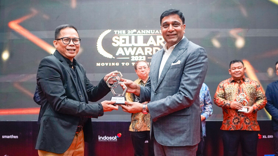 Bawa Indosat Bertumbuh untuk Memberdayakan Indonesia, Vikram Sinha Meraih CEO of The Year 2023