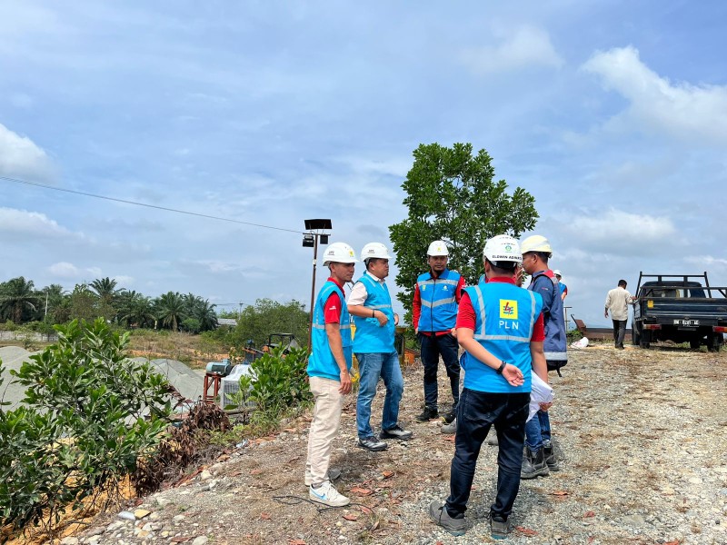 PLN Salurkan Listrik 555.000 VA ke PT Hakaaston, Dukung Percepatan Infrastruktur di Provinsi Riau