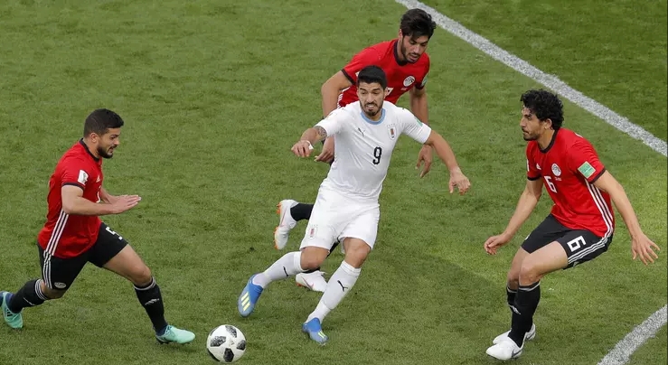 Dapat Kritikan, Luis Suarez Dibela Pelatih Uruguay