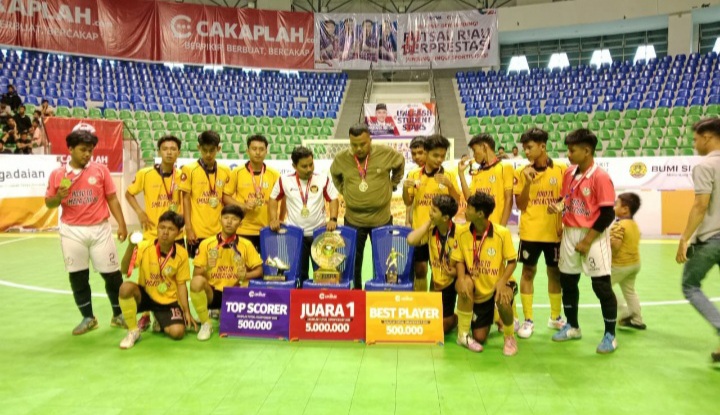 SMAN 5 Pekanbaru Juara Cakaplah Futsal Championship 2025, Kepsek: Bukti Siswa Kita Unggul di Olahraga