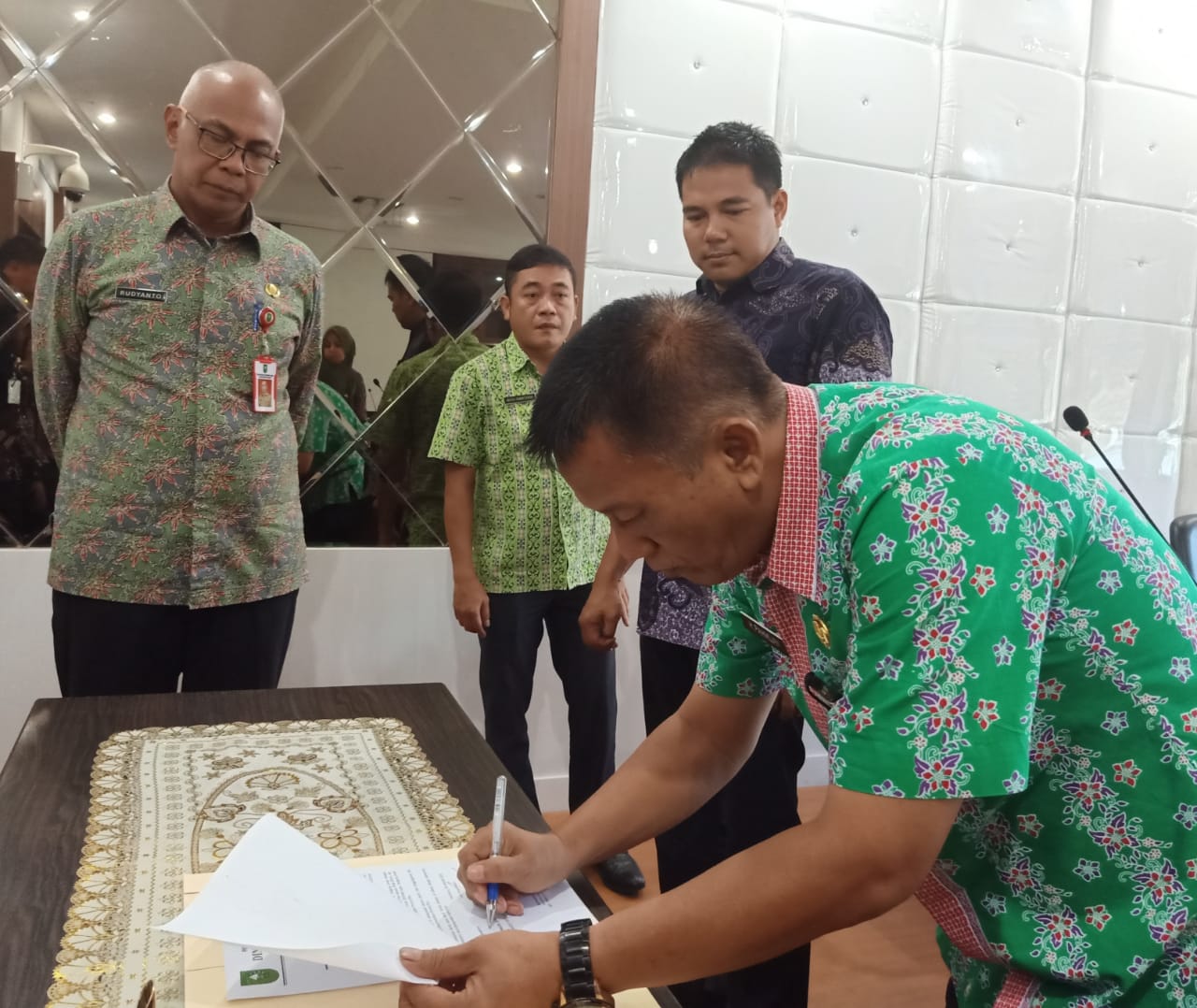 Sertijab Pejabat Disdik Riau, Rudyanto Tegaskan Perlu Jaga Suasana Kondusif saat Bekerja
