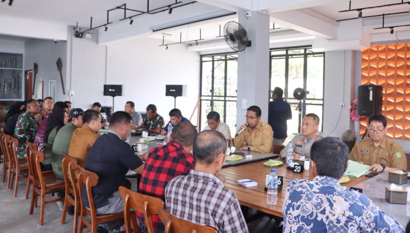 Kapolres Rohil Mediasi Konflik Lahan Antara Kelompok Masyarakat dan KSO PT. Ujung Tanjung Sejahtera
