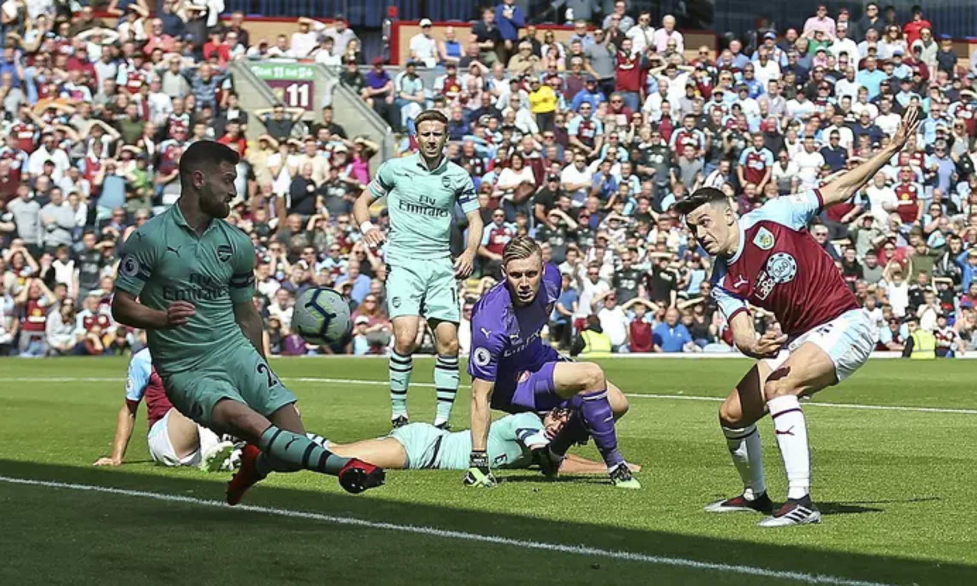 Aubameyang 2 Gol, Arsenal Menutup Musim dengan Kemenangan atas Burnley