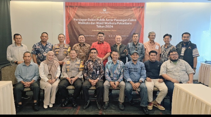 Lima Paslon Walikota/Wakil Walikota Pekanbaru Debat Publik Pertama 8 November 2024
