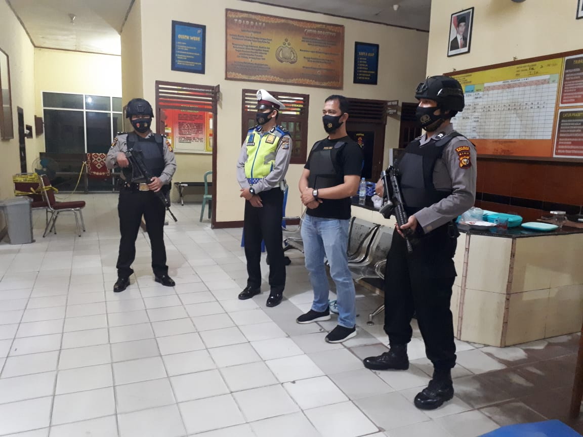 Antisipasi Kejahatan, Polsek Bandar Sei Kijang Lakukan Pengamanan di Kantor
