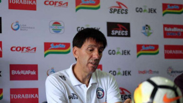 Pelatih Arema Ungkap Kekalahan dari PSMS