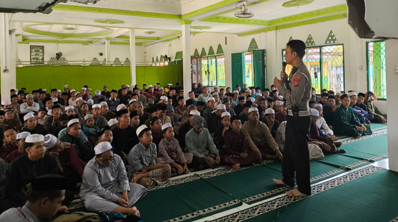 Sosialisasi di Pondok Pesantren, Satlantas Polres Inhil Sampaikan Pesan Keselamatan Berlalu Lintas