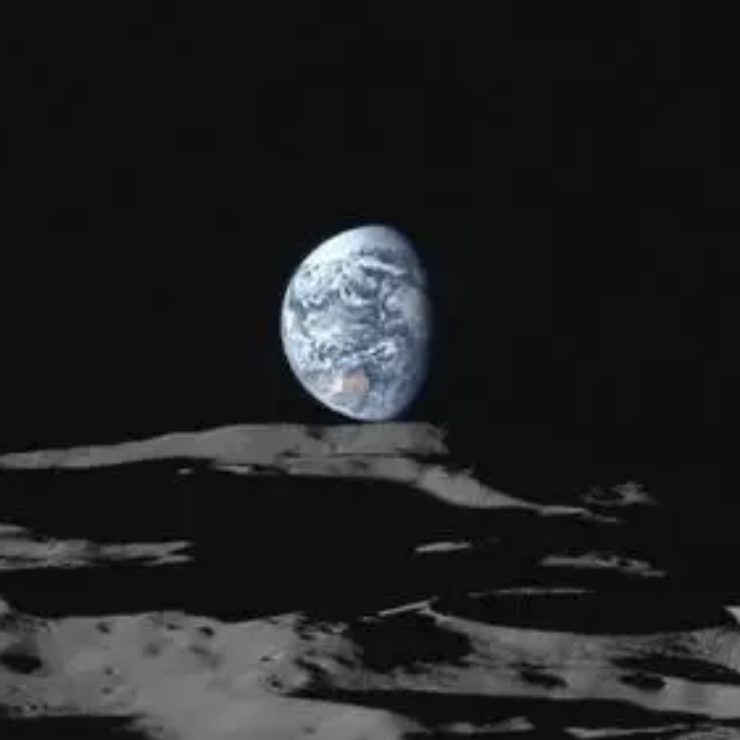 Endapan Es 'Terdeteksi' di Permukaan Bulan
