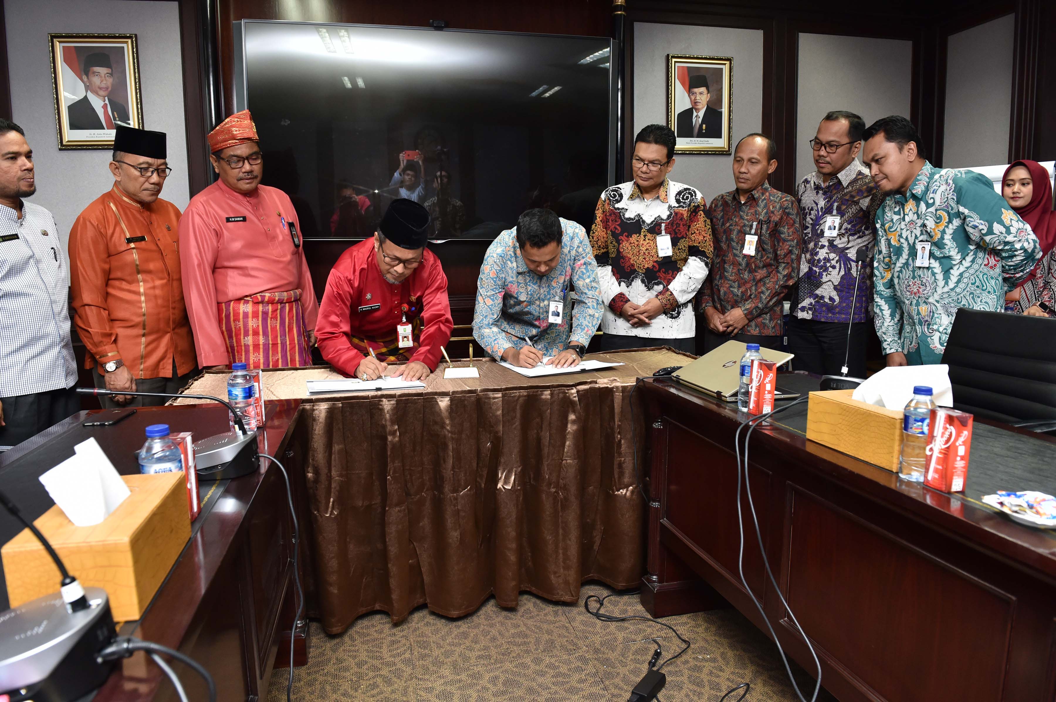 Bank Riau Kepri MOU Setoran Wakaf bersama Badan Wakaf Indonesia (BWI) Perwakilan Provinsi Riau.